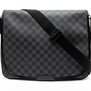 Authenticated LV Daniel GM Damier Graphite